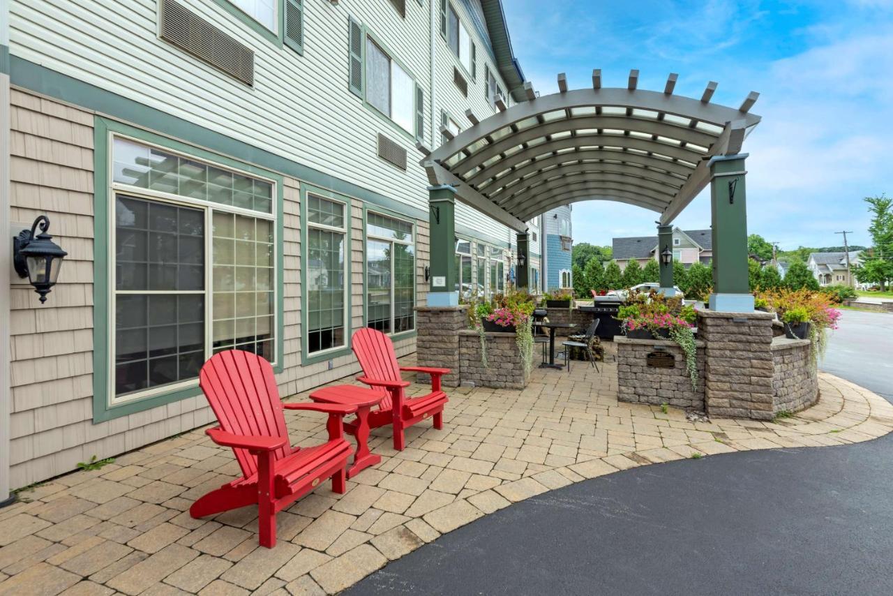 Western Vineyard And Hotel