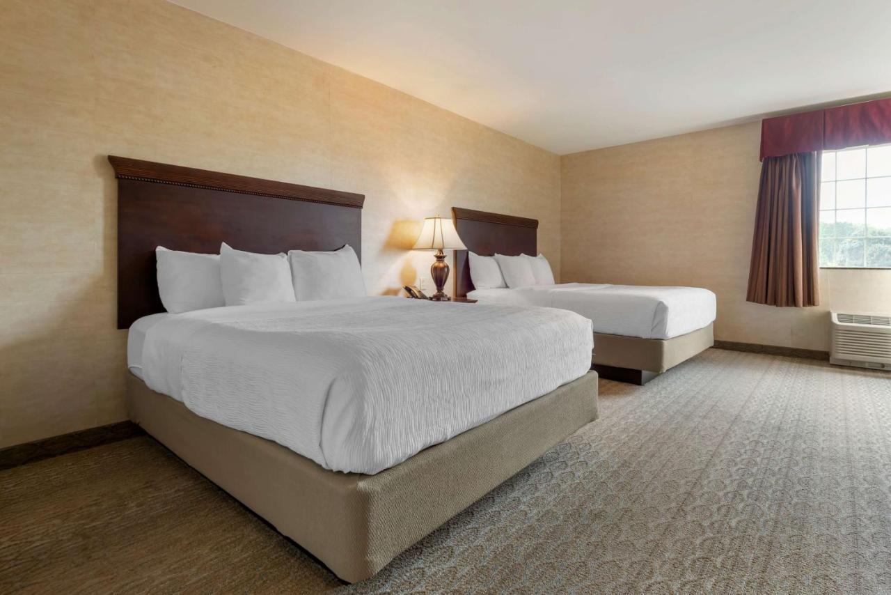 Western Vineyard And Hotel Penn Yan
