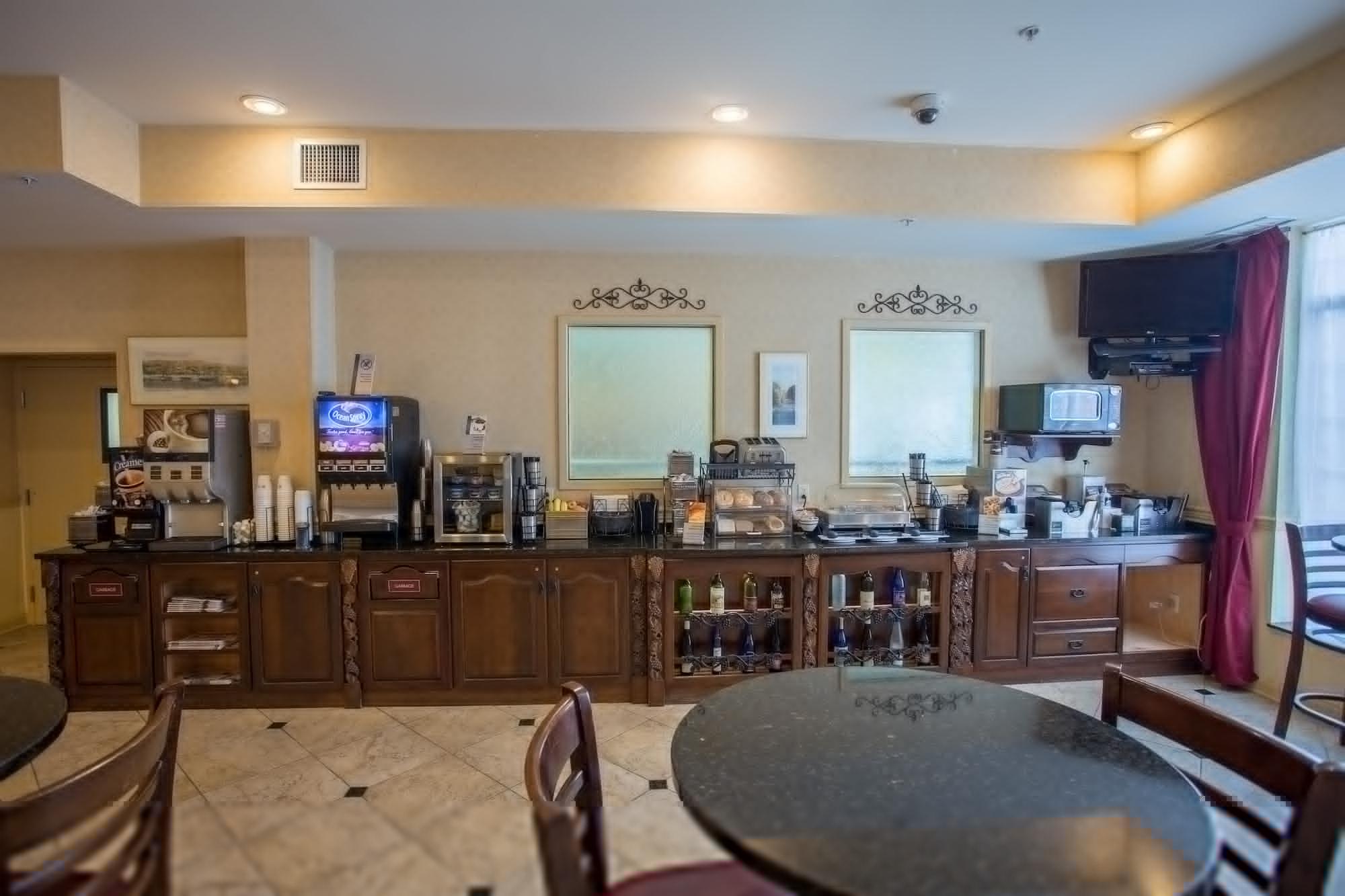 Western Vineyard And Hotel