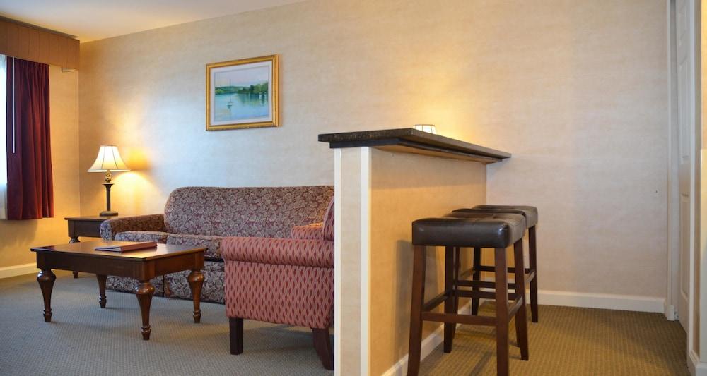Western Vineyard And Hotel
